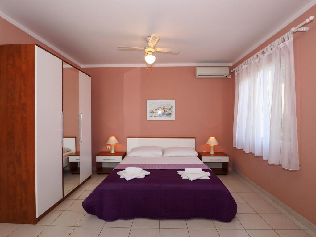 Villa Petra เซลเซ ภายนอก รูปภาพ
