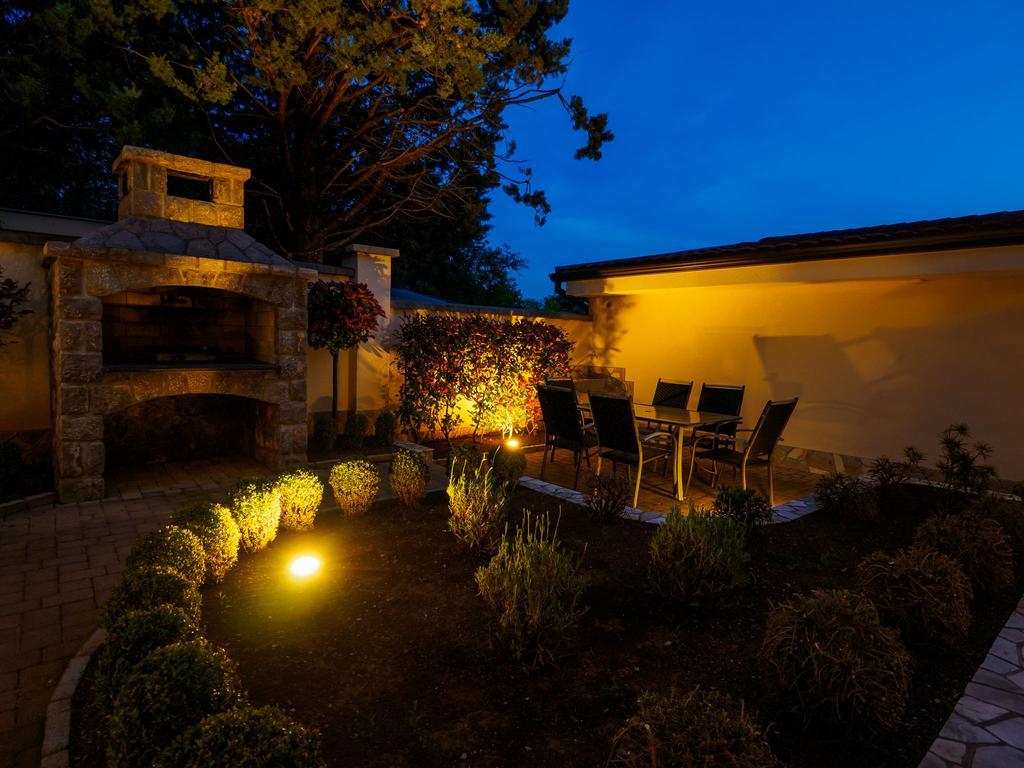 Villa Petra เซลเซ ภายนอก รูปภาพ