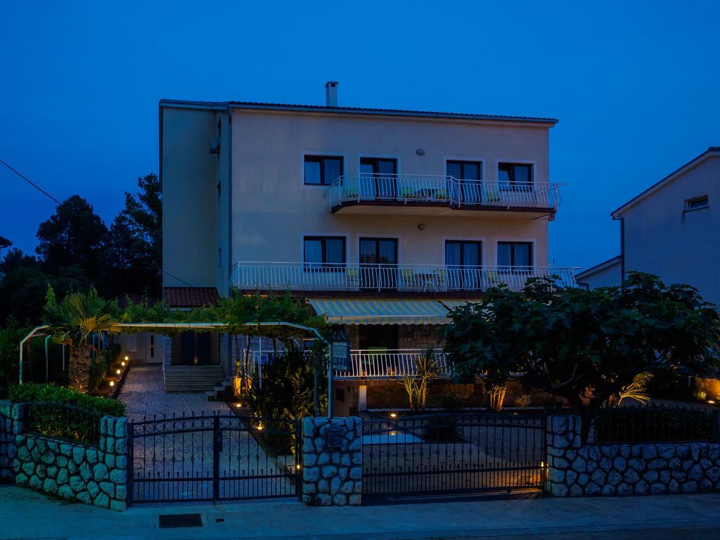 Villa Petra เซลเซ ภายนอก รูปภาพ