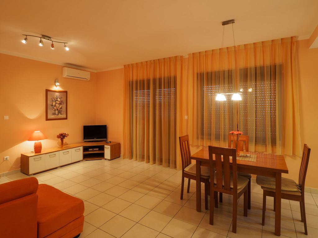 Villa Petra เซลเซ ภายนอก รูปภาพ